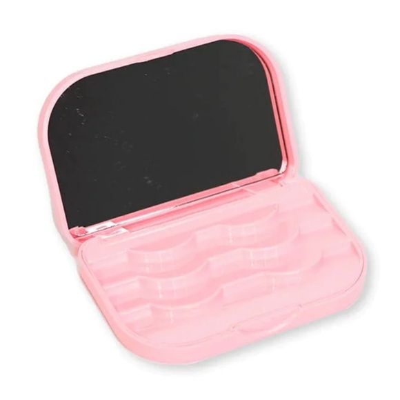 Travel Eyelash Case - Picture 1 of 4